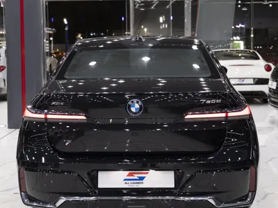 2025 بي ام دبليو الفئة السابعة 750 ألبينا