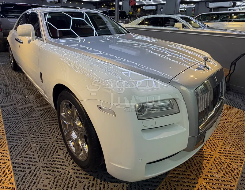 2010 رولز رويس قوست