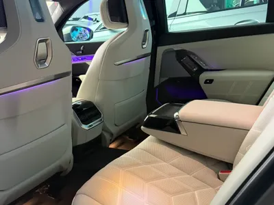 2025 بي ام دبليو الفئة السابعة 735أي