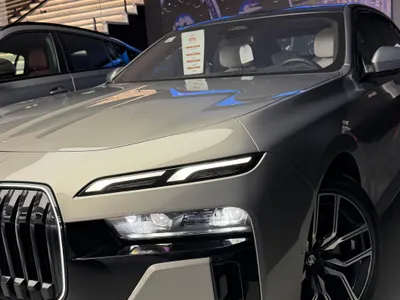 2025 بي ام دبليو الفئة السابعة 735أي