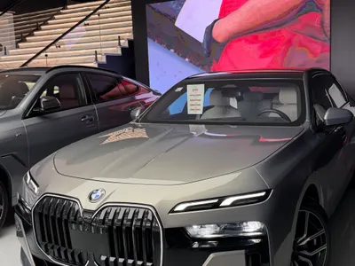 2025 بي ام دبليو الفئة السابعة 735أي