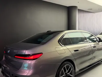 2025 بي ام دبليو الفئة السابعة 735أي