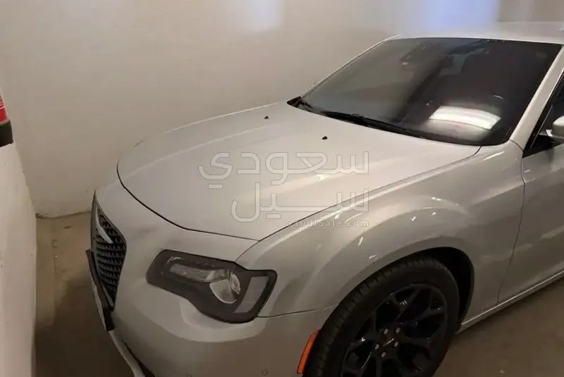2021 كرايسلر 300 اس