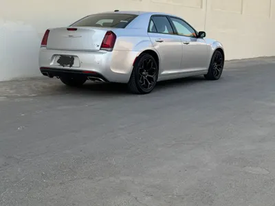 2021 كرايسلر 300 اس