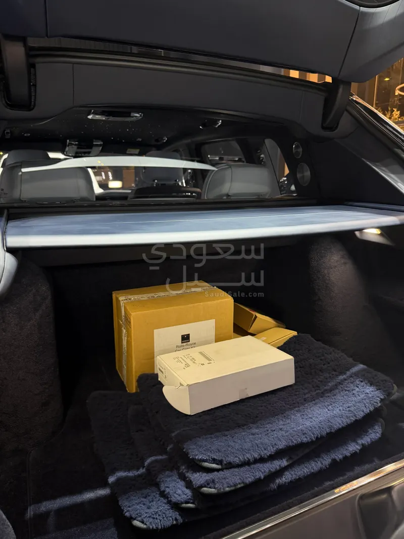 2021 رولز رويس كولينان بلاك بادج