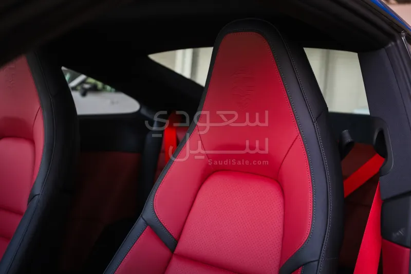 2026 بورش 911 كاريرا