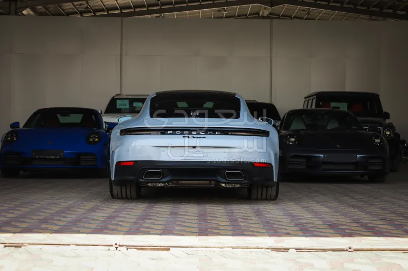2026 بورش 911 كاريرا