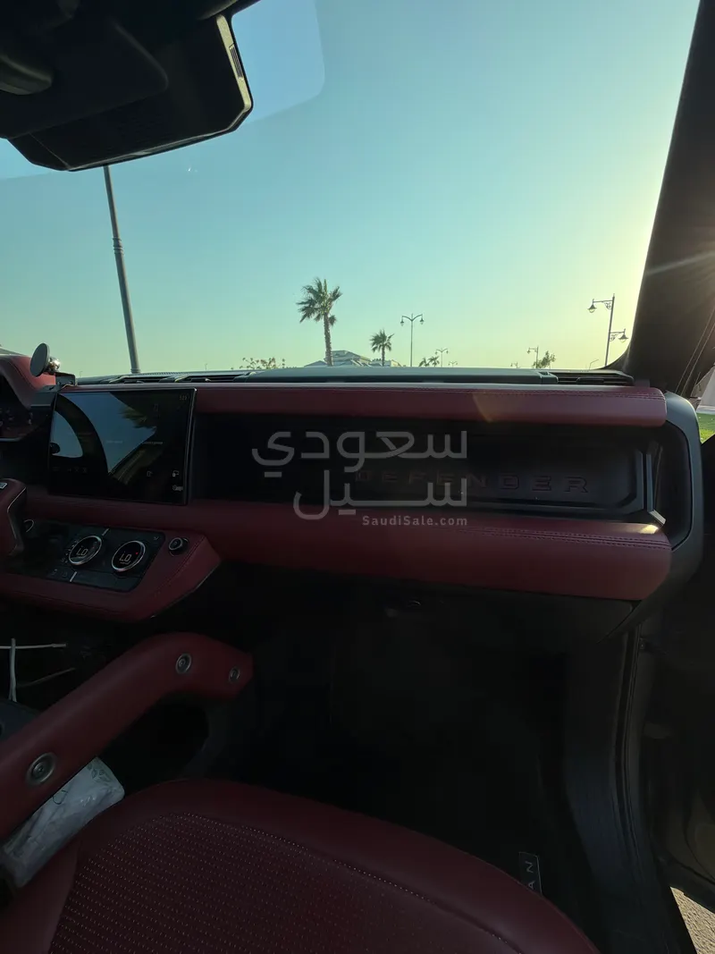 2020 لاند روفر ديفيندر 110 اس اي
