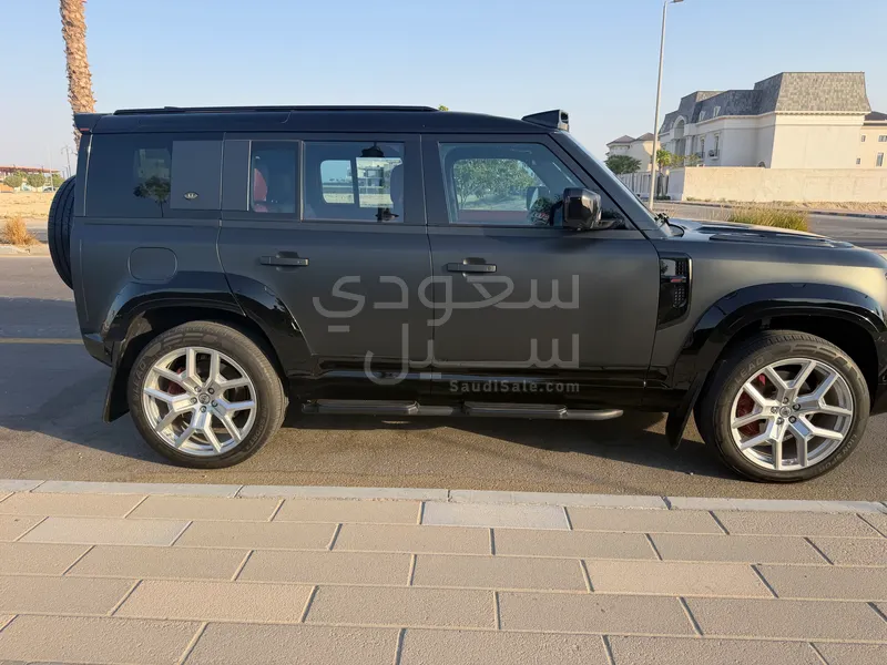 2020 لاند روفر ديفيندر 110 اس اي