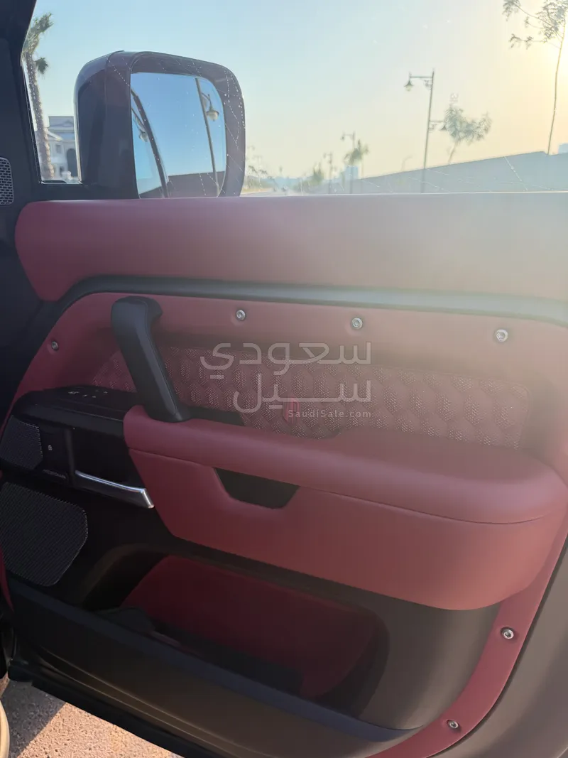 2020 لاند روفر ديفيندر 110 اس اي