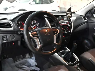 2022 متسوبيشي ال 200