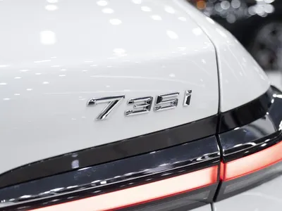 2026 بي ام دبليو الفئة السابعة 735أي