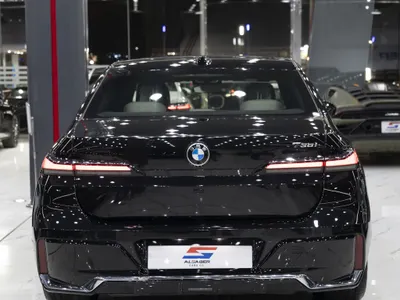 2026 بي ام دبليو الفئة السابعة 735أي