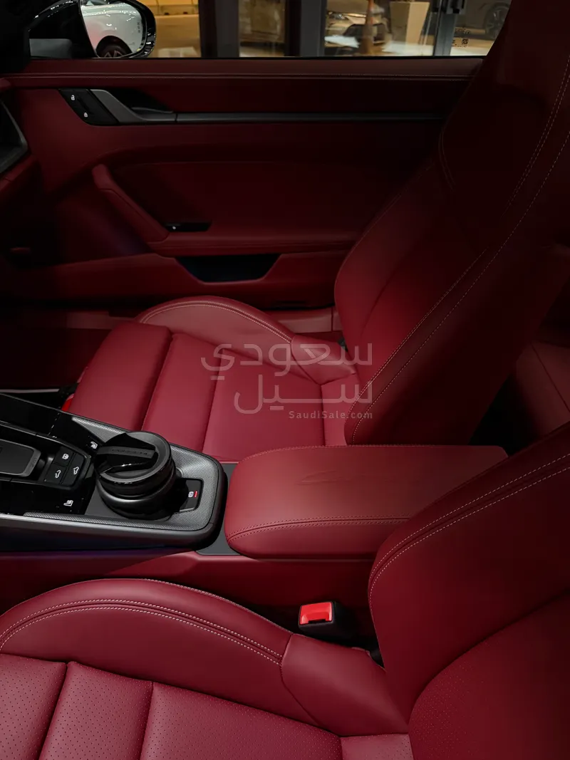 2026 بورش 911 كاريرا