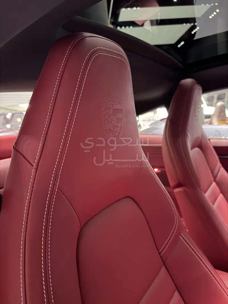 2026 بورش 911 كاريرا