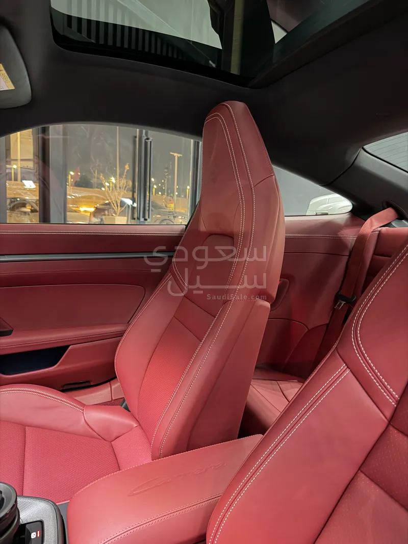 2026 بورش 911 كاريرا