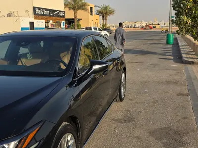 2020 لكزس إي إس 250
