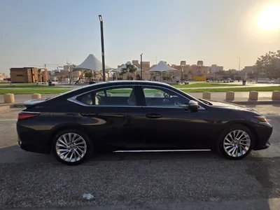 2020 لكزس إي إس 250