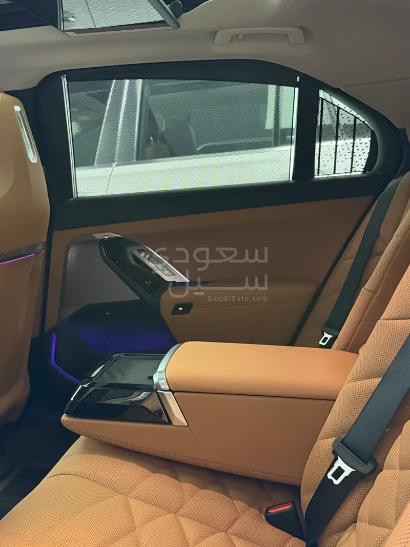 2026 بي ام دبليو الفئة السابعة 735أي