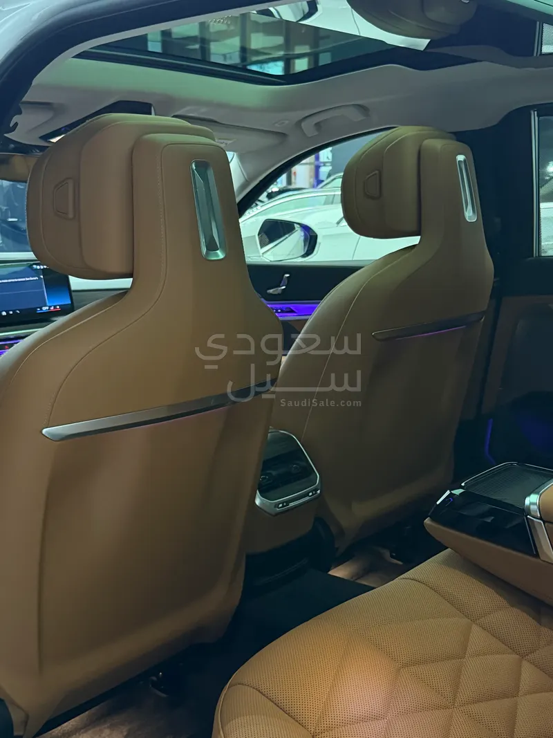 2026 بي ام دبليو الفئة السابعة 735أي