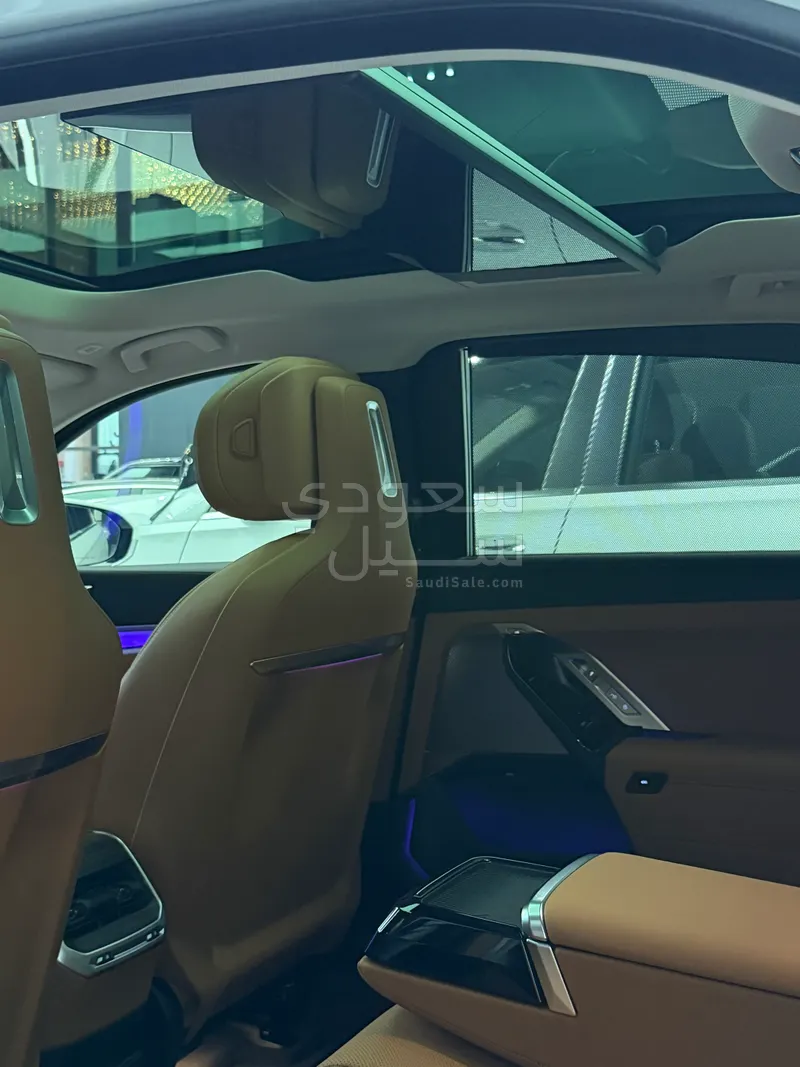 2026 بي ام دبليو الفئة السابعة 735أي