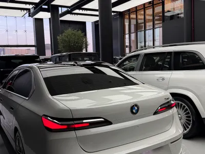 2026 بي ام دبليو الفئة السابعة 735أي