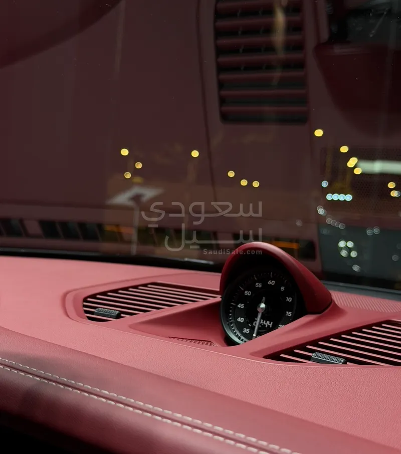 2026 بورش 911 كاريرا
