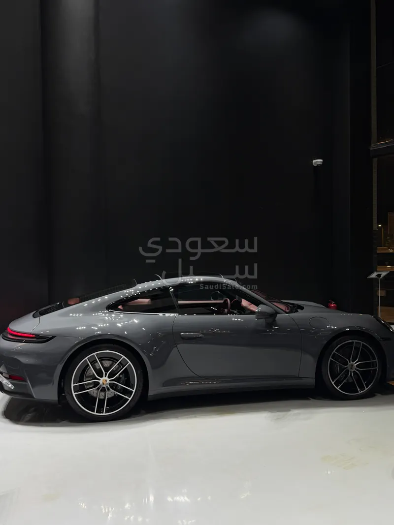 2026 بورش 911 كاريرا