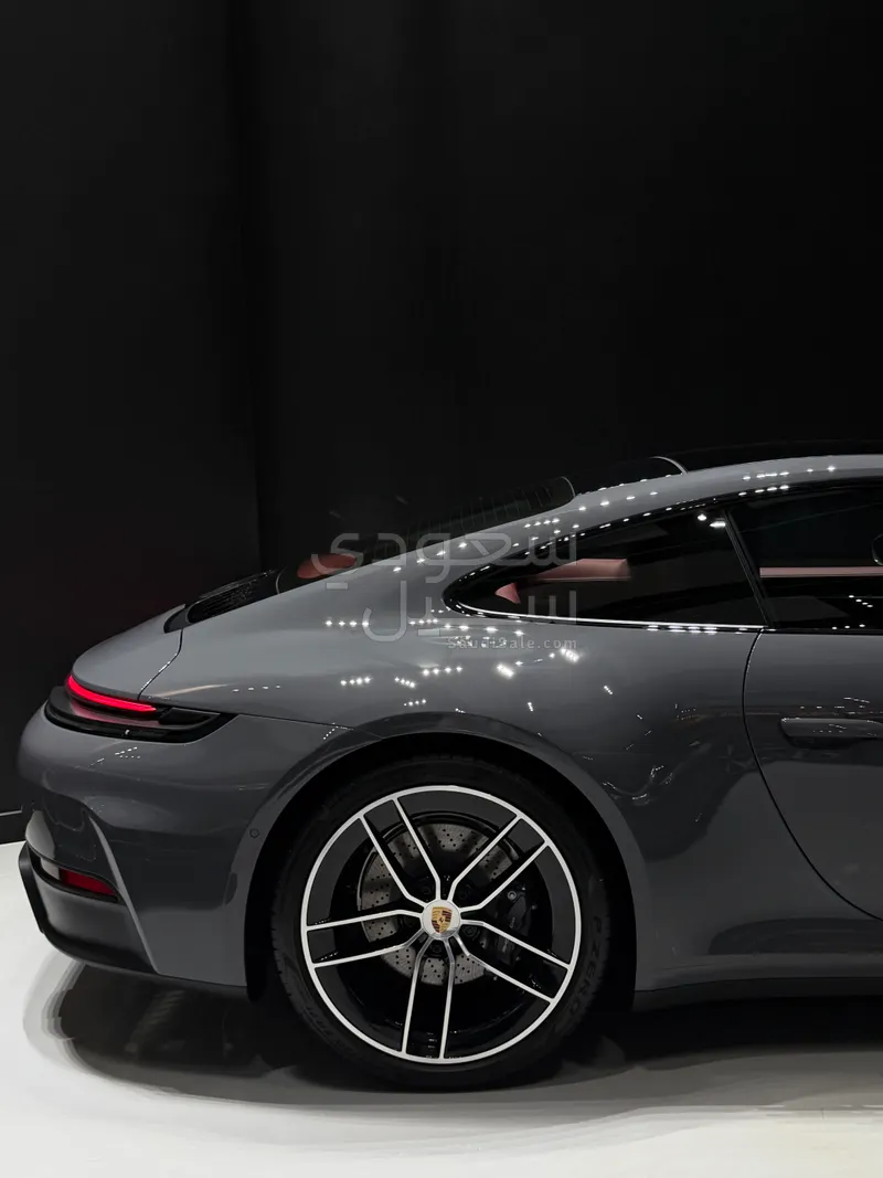 2026 بورش 911 كاريرا