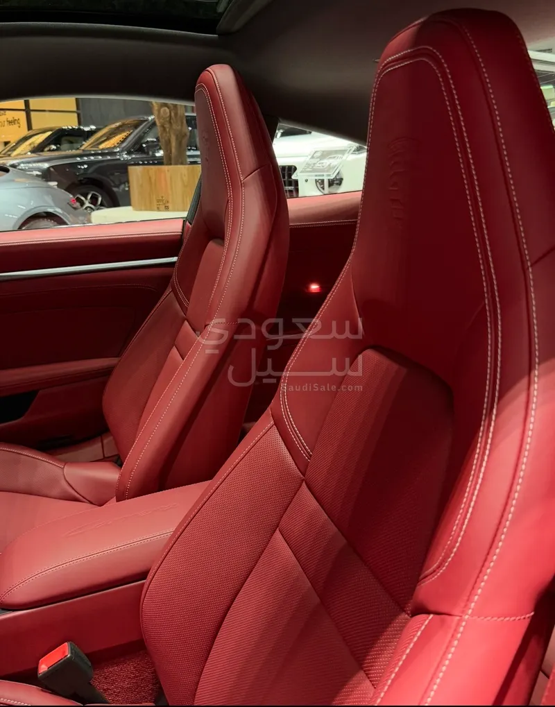 2026 بورش 911 كاريرا