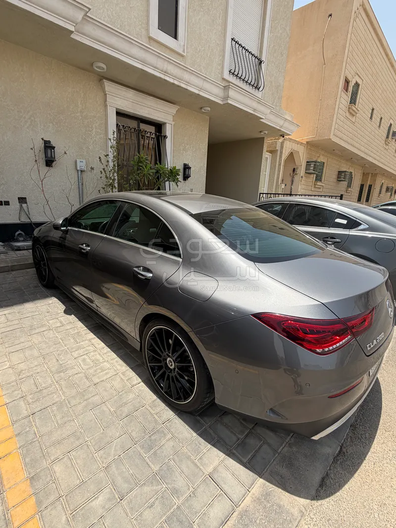2022 مرسيدس - بنز سي إل أي 200