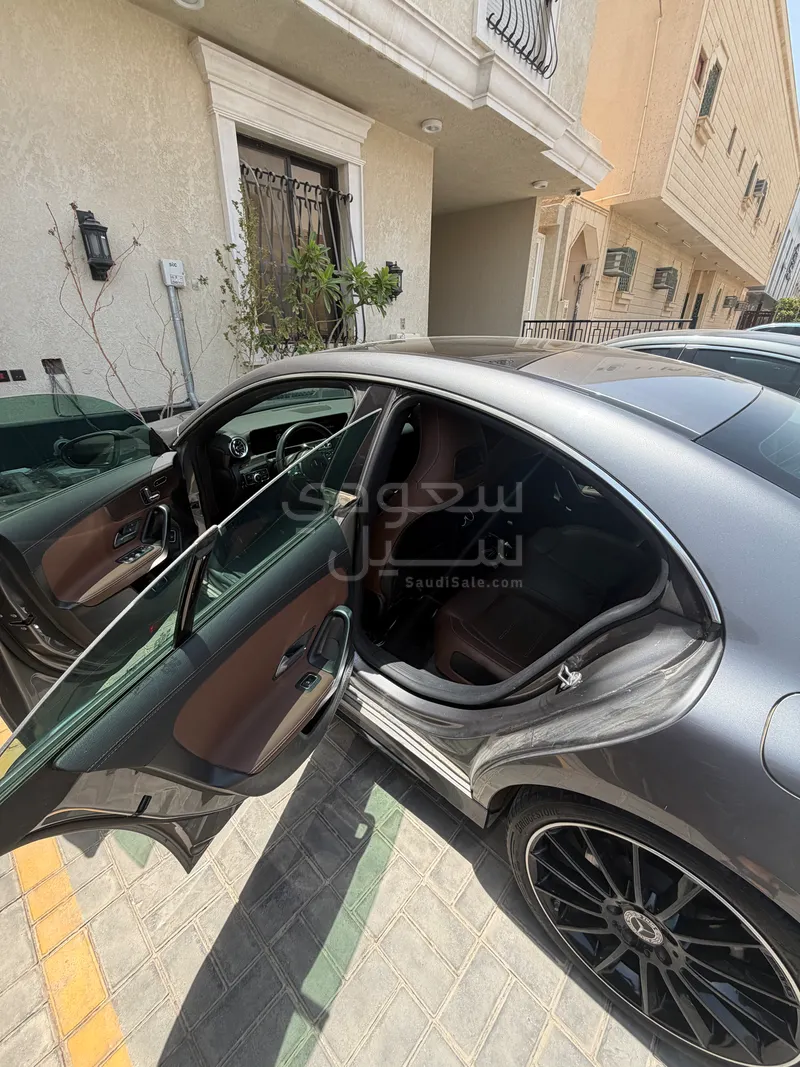 2022 مرسيدس - بنز سي إل أي 200