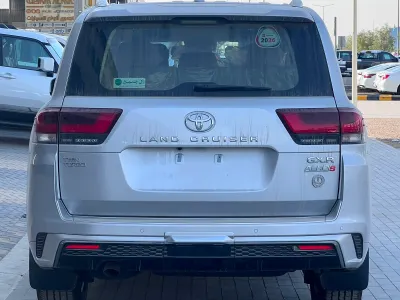 2026 تويوتا لاند كروزر جي اكس ار