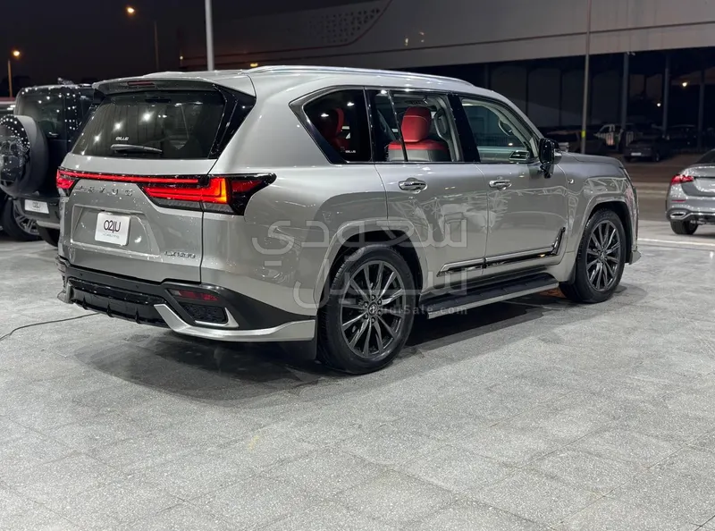 2024 Lexus LX 600 F