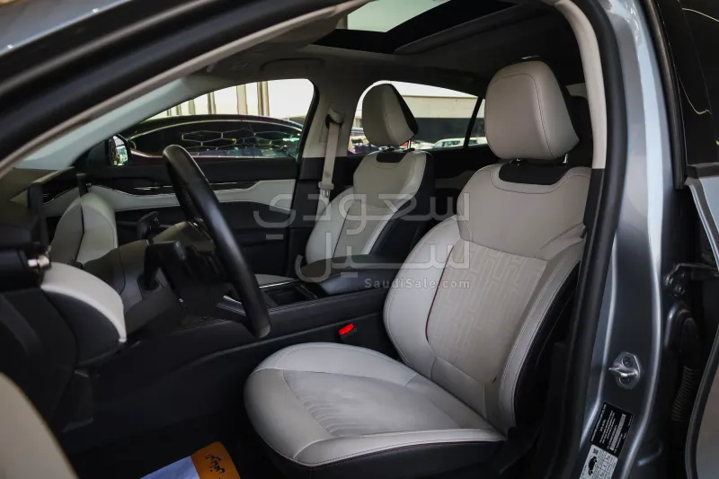 2025 Ford Taurus