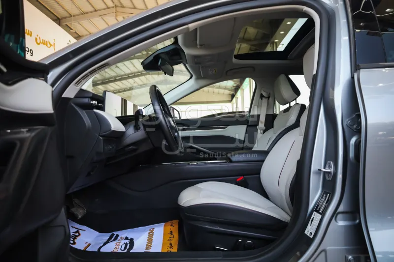 2025 Ford Taurus