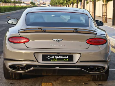 2023 بنتلي جي تي في 8 اس