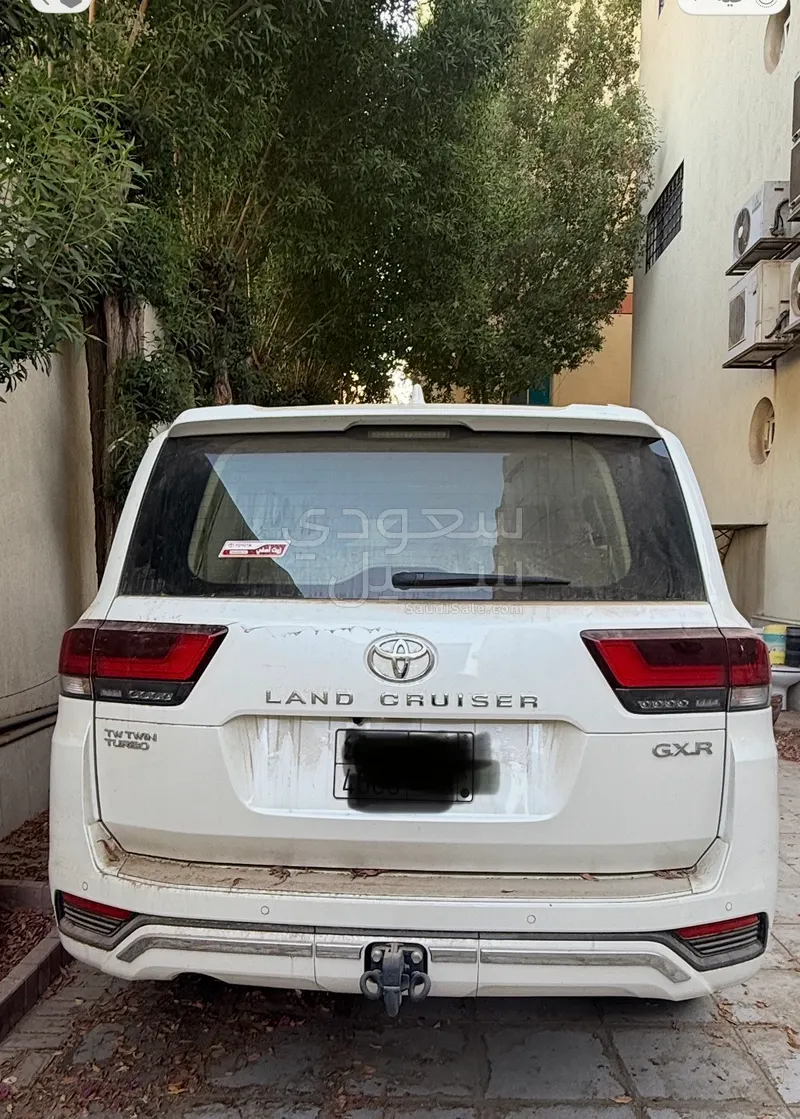 2025 تويوتا لاند كروزر جي اكس ار