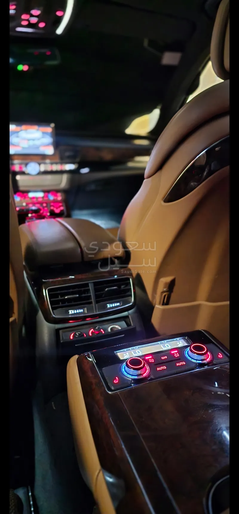 2016 اودي اي 8 ال 50 تي اف اس اي