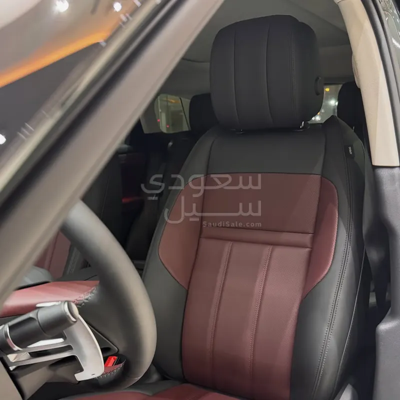 2025 لاند روفر رينج روفر ايفوك