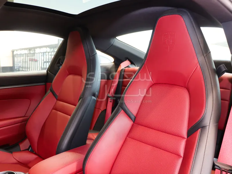 2025 بورش 911 كاريرا