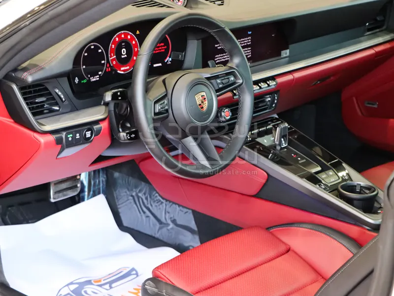 2025 بورش 911 كاريرا