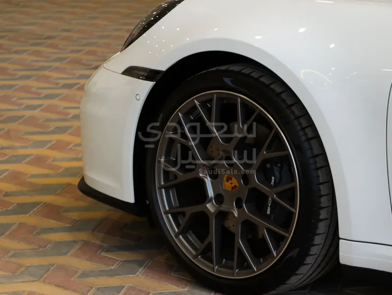2025 بورش 911 كاريرا