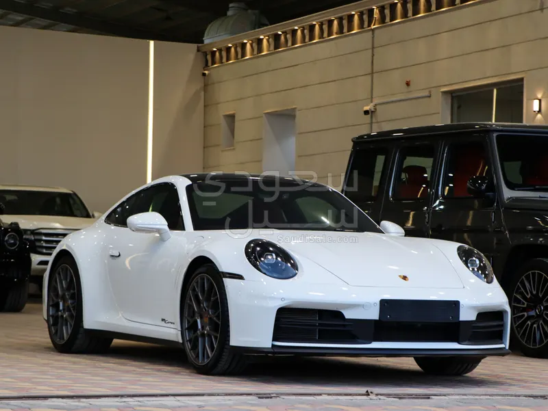 2025 بورش 911 كاريرا