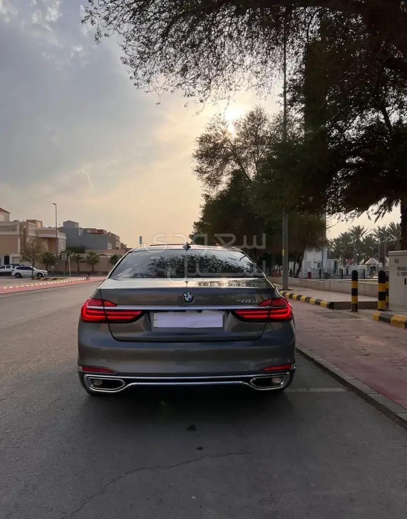 2018 بي ام دبليو الفئة السابعة 740 إل أي