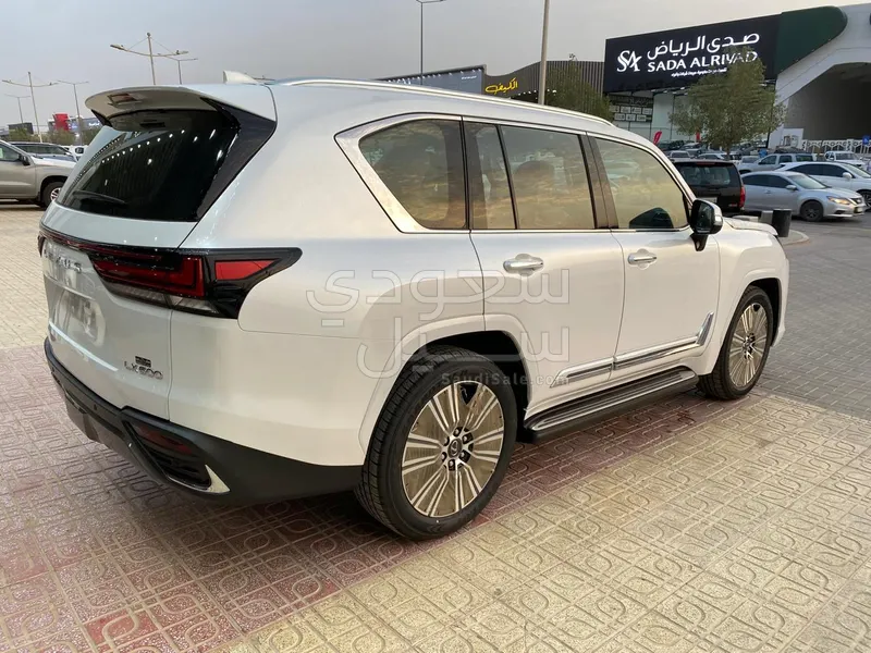 2026 لكزس إل إكس 600 BB