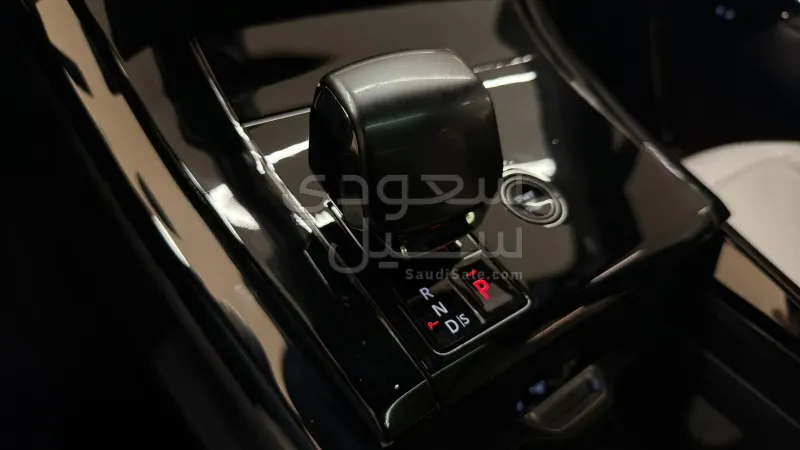 2024 لاند روفر رينج روفر سبورت اس في