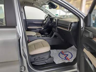 2025 فورد ايفرست