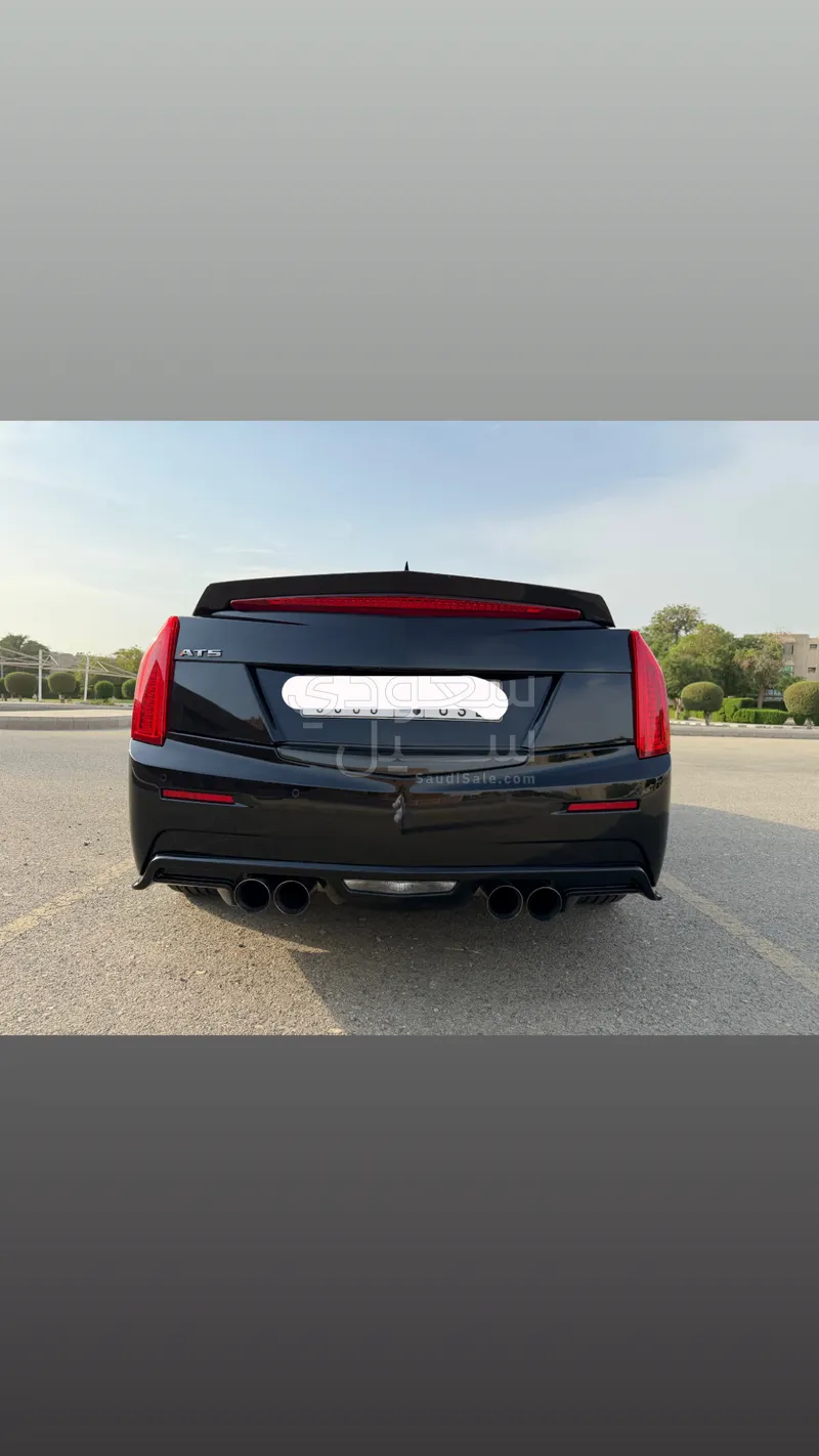 2018 كاديلاك اي تي اس