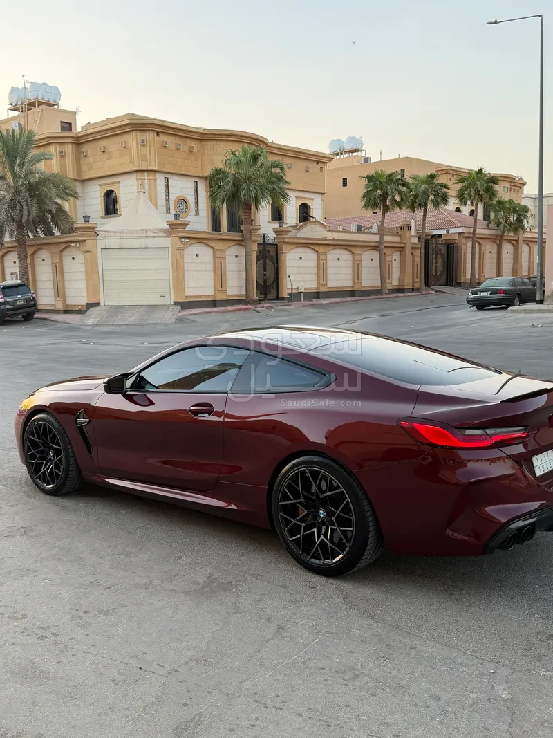2020 بي ام دبليو الفئة ام إم 8 كومبيتيشن